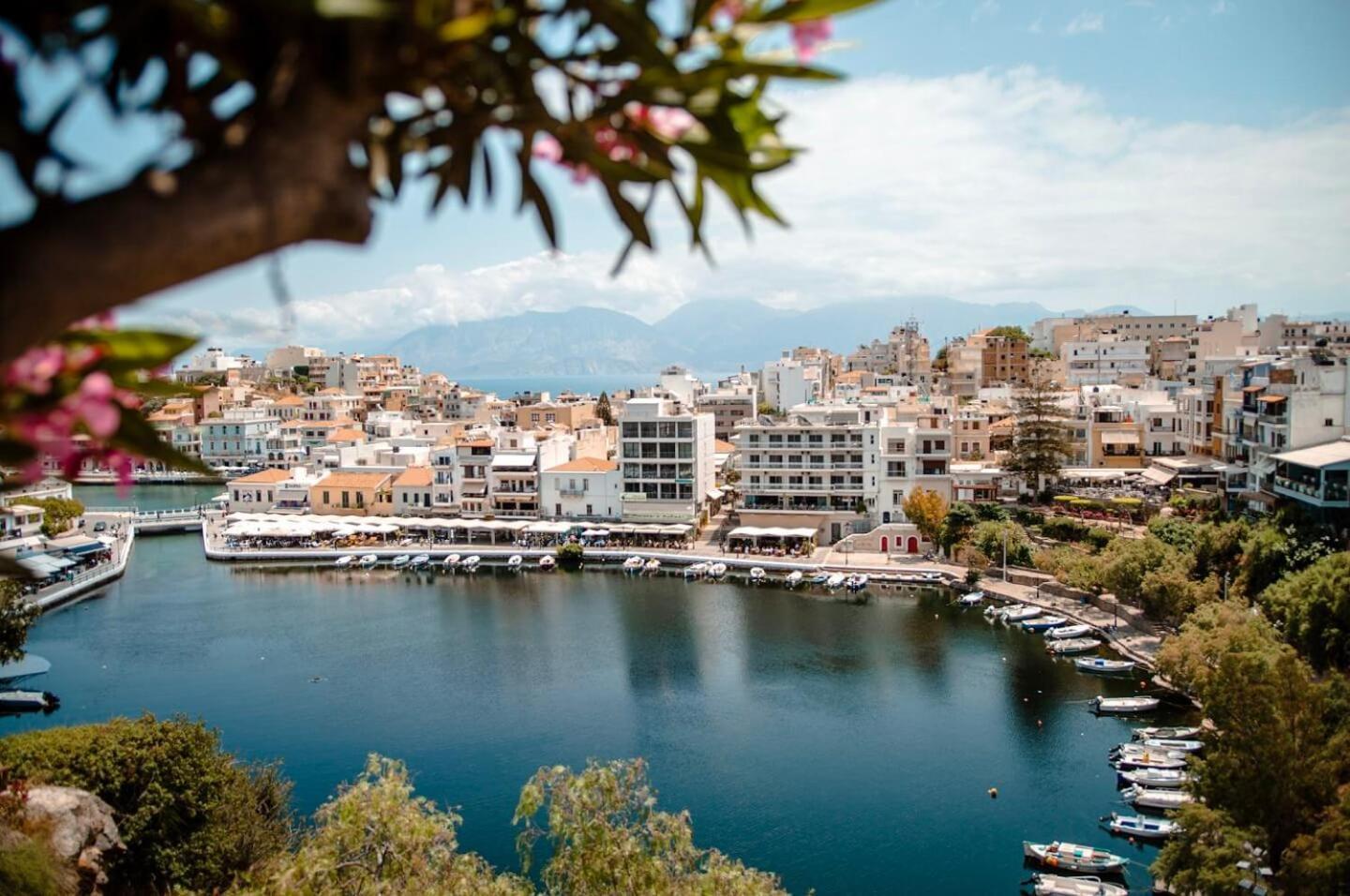 Floral City Apartments Ayos Nikolaos Dış mekan fotoğraf